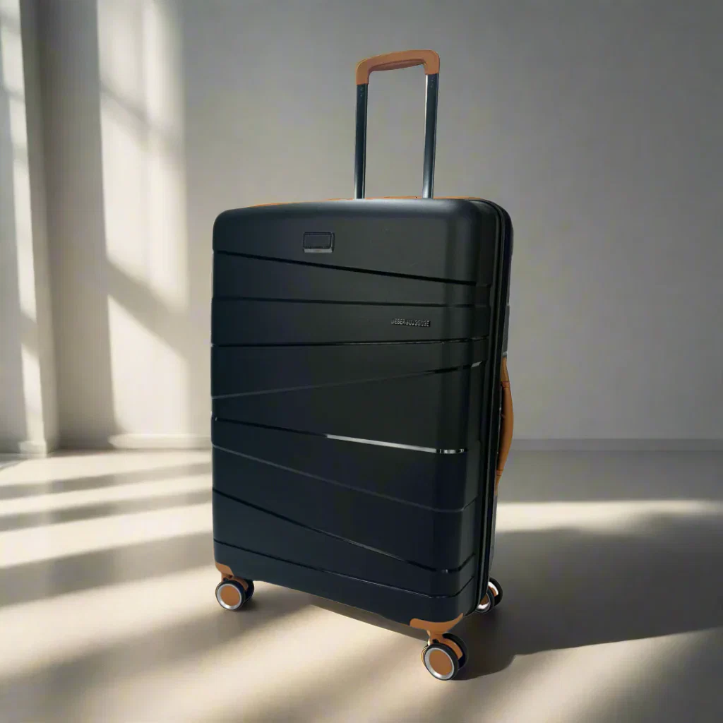 Lieber's Luggage Legacy Expandable 28" Hardside Spinner - Black - Image 4
