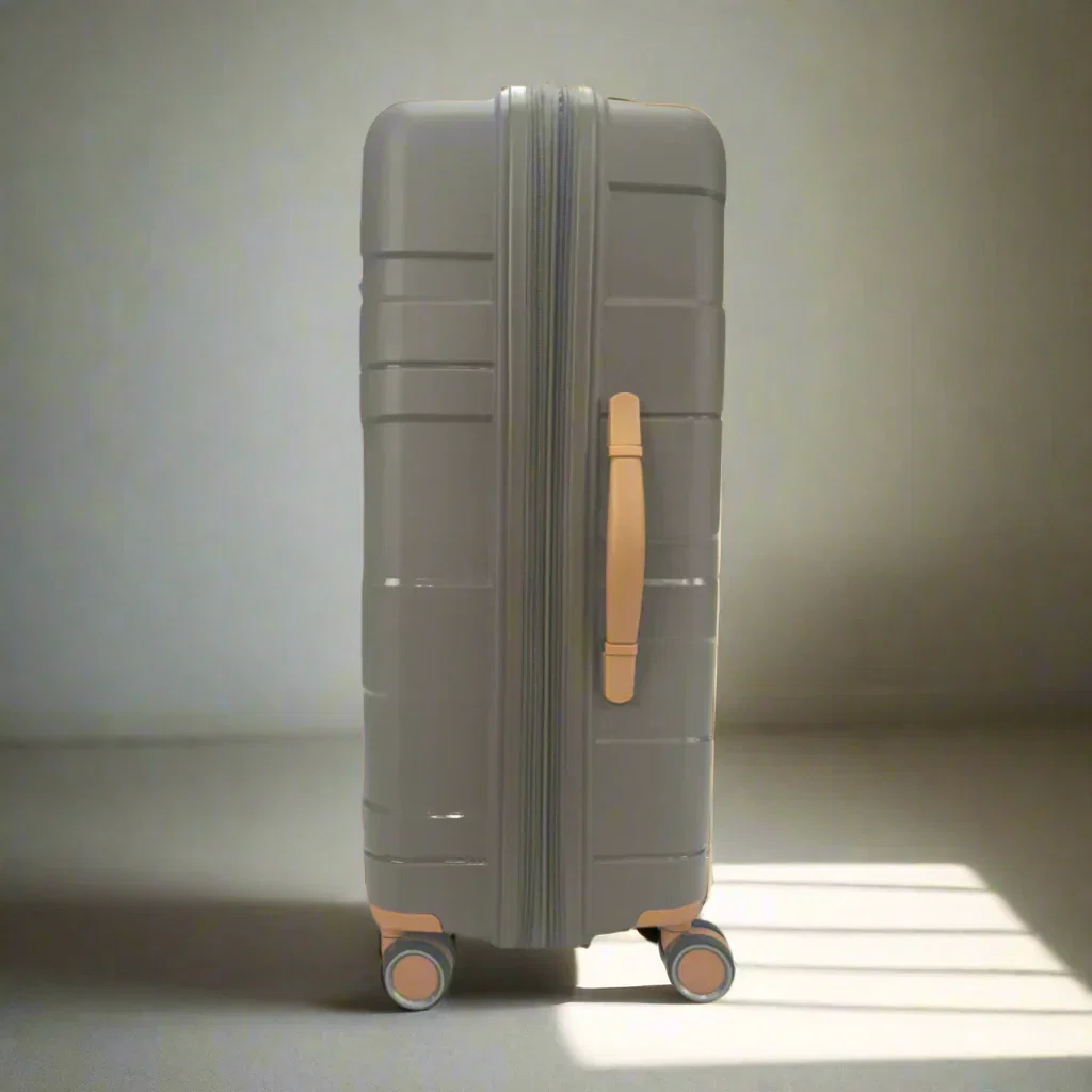 Lieber's Luggage Legacy Expandable 28" Hardside Spinner - Mocha - Image 3